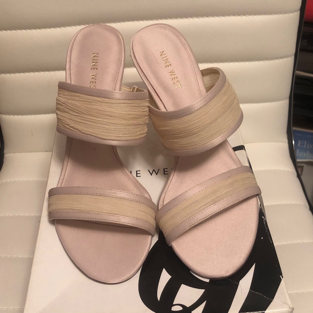 NWOT Nine West Women's Beige Slide Sandals